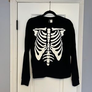 H&am Divided skeleton shirt